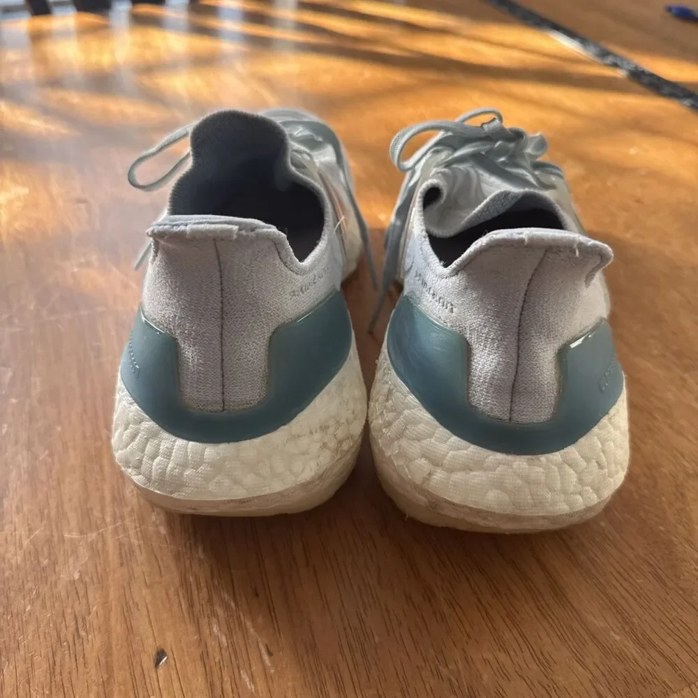 Adidas Ultraboost 5.0 DNA Women’s Size 7 Running Walking Athletic Shoe